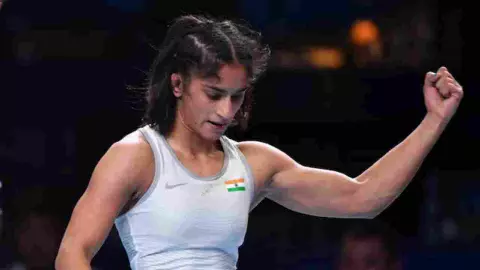 Vinesh Photgat: ಕುಸ್ತಿ ಅಖಾಡಕ್ಕೆ ಮರಳಲು ಅಡ್ಡಿ: ಭಾರತೀಯ ಕುಸ್ತಿ ಫೆಡರೇಶನ್ ವಿರುದ್ಧ ವಿನೇಶ್ ಗಂಭೀರ ಆರೋಪ