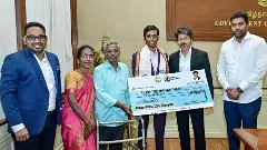 CM Vijay felicitates chess hero Gyanananda; Chess match in the ministry! CM Vijay felicitates chess hero Gyanananda; Chess match in the ministry!
