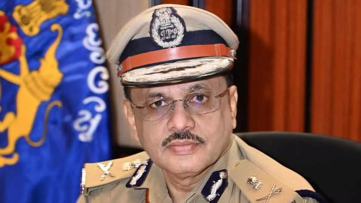 ರೌಡಿಸಂಗೆ ಶೂನ್ಯ ಸಹಿಷ್ಣುತೆ: ವಿಶೇಷ ಸ್ಕ್ವಾಡ್ಗಳ ರಚನೆಗೆ ಡಿಜಿಪಿ ಡಾ. ಎಂ.ಎ. ಸಲೀಂ ಸೂಚನೆ ರೌಡಿಸಂಗೆ ಶೂನ್ಯ ಸಹಿಷ್ಣುತೆ: ವಿಶೇಷ ಸ್ಕ್ವಾಡ್ಗಳ ರಚನೆಗೆ ಡಿಜಿಪಿ ಡಾ. ಎಂ.ಎ. ಸಲೀಂ ಸೂಚನೆ