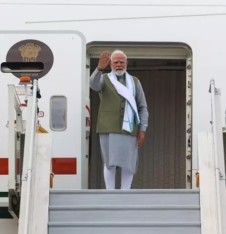 ಫ್ರಾನ್ಸ್, ಸ್ಲೋವಾಕಿಯಾಕ್ಕೆ ಪ್ರಧಾನಿ ಮೋದಿ - ಜಿ7 ಸಭೆಯಲ್ಲಿ ನಾವೀನ್ಯತೆ, ಆರ್ಥಿಕತೆಗೆ ಒತ್ತು ಫ್ರಾನ್ಸ್, ಸ್ಲೋವಾಕಿಯಾಕ್ಕೆ ಪ್ರಧಾನಿ ಮೋದಿ - ಜಿ7 ಸಭೆಯಲ್ಲಿ ನಾವೀನ್ಯತೆ, ಆರ್ಥಿಕತೆಗೆ ಒತ್ತು