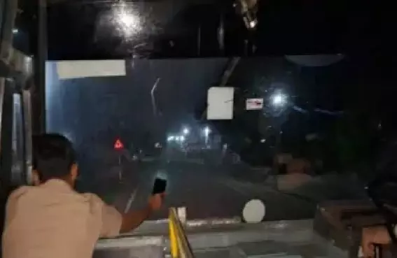 KKRTC bus travels at night without headlights; Drives using mobile torch light, video goes viral KKRTC bus travels at night without headlights; Drives using mobile torch light, video goes viral