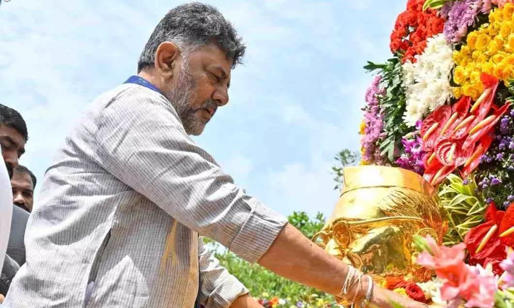 ಎಸ್ಐಆರ್ ವಿಚಾರದಲ್ಲಿ ರಾಜಕೀಯ ಬೇಡ: ವಿರೋಧ ಪಕ್ಷಗಳ ಆರೋಪಕ್ಕೆ ಸಿಎಂ ತಿರುಗೇಟು ಎಸ್ಐಆರ್ ವಿಚಾರದಲ್ಲಿ ರಾಜಕೀಯ ಬೇಡ: ವಿರೋಧ ಪಕ್ಷಗಳ ಆರೋಪಕ್ಕೆ ಸಿಎಂ ತಿರುಗೇಟು