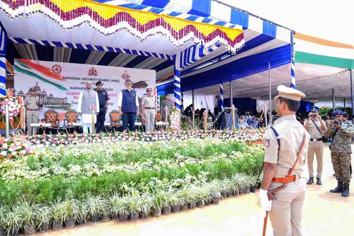 ಪೊಲೀಸ್ ಸಿಬ್ಬಂದಿಗೆ ಸಂಕಷ್ಟ ಭತ್ಯೆ ಶೇ.50ರಷ್ಟು ಹೆಚ್ಚಳಕ್ಕೆ ಸಿಎಂ ಸಮ್ಮತಿ ಪೊಲೀಸ್ ಸಿಬ್ಬಂದಿಗೆ ಸಂಕಷ್ಟ ಭತ್ಯೆ ಶೇ.50ರಷ್ಟು ಹೆಚ್ಚಳಕ್ಕೆ ಸಿಎಂ ಸಮ್ಮತಿ