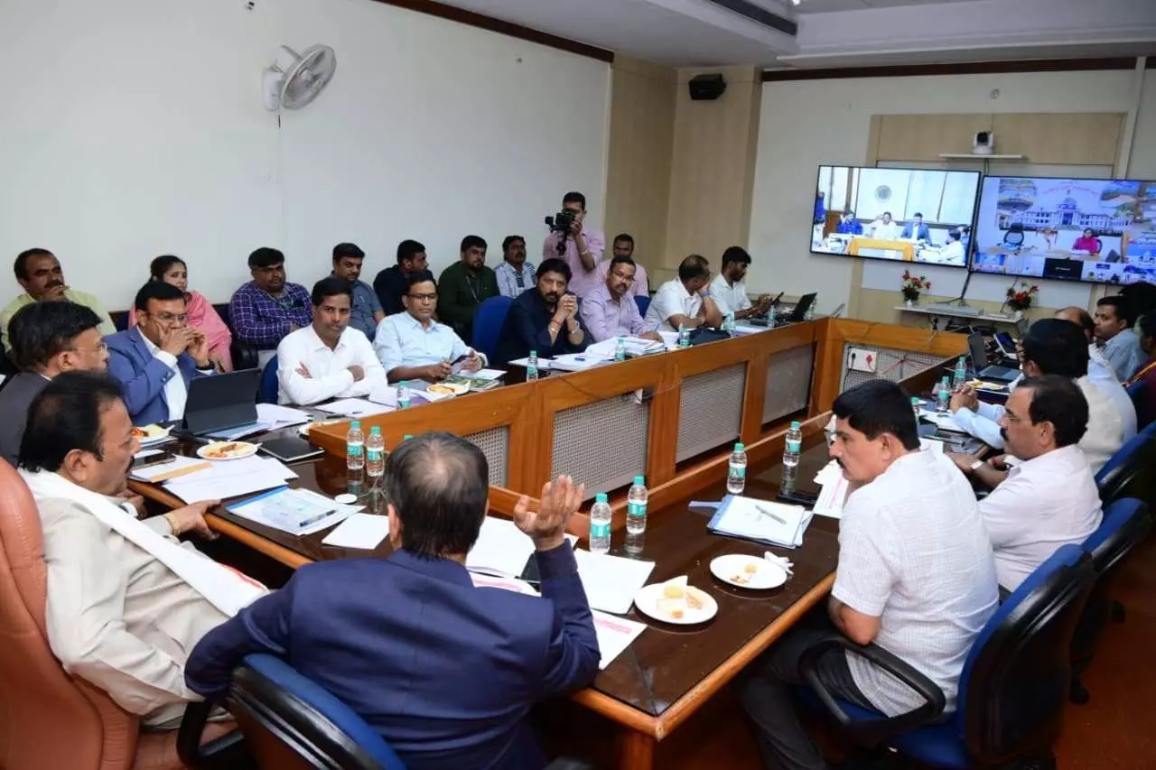 ಮೇಕೆದಾಟು ಯೋಜನೆ ಜಾರಿಗೆ ಶಪಥ; ಅಧಿಕಾರಿಗಳಿಗೆ ಸಚಿವರ ಕಟ್ಟುನಿಟ್ಟಿನ ಸೂಚನೆ ಮೇಕೆದಾಟು ಯೋಜನೆ ಜಾರಿಗೆ ಶಪಥ; ಅಧಿಕಾರಿಗಳಿಗೆ ಸಚಿವರ ಕಟ್ಟುನಿಟ್ಟಿನ ಸೂಚನೆ