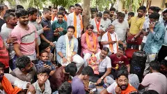 ಬಿಜೆಪಿ-ಕಾಂಗ್ರೆಸ್‌ ಮಧ್ಯೆ ಗಣೇಶೋತ್ಸವ ರಾಜಕೀಯ;  ಅಡಕತ್ತರಿಯಲ್ಲಿ ಪೊಲೀಸರು!