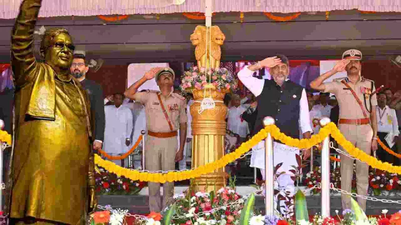ಕಲಬುರಗಿಯಲ್ಲಿ ಸಿದ್ದರಾಮಯ್ಯ ಪ್ರತಿಮೆ ವಿವಾದ; 154 ತಾಲೂಕುಗಳಲ್ಲಿ ಬರದ ಛಾಯೆ; ರಾಮನಗರದಲ್ಲಿ ನಿಖಿಲ್‌ ಮತ್ತೆ ಸ್ಪರ್ಧೆ?
