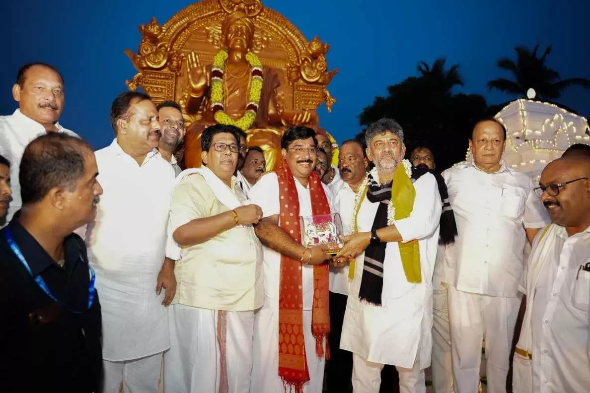 ಮೈಸೂರು ದಸರಾದಲ್ಲಿ ತುಳುನಾಡಿನ ಟ್ಯಾಬ್ಲೋ, ಕಂಬಳದ ಪ್ರದರ್ಶನ - ಡಿ.ಕೆ.ಶಿವಕುಮಾರ್ ಮೈಸೂರು ದಸರಾದಲ್ಲಿ ತುಳುನಾಡಿನ ಟ್ಯಾಬ್ಲೋ, ಕಂಬಳದ ಪ್ರದರ್ಶನ - ಡಿ.ಕೆ.ಶಿವಕುಮಾರ್