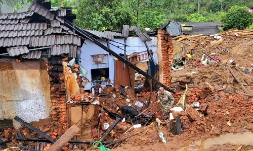 Wayanad Landslide | ಸಾವಿನ ಸಂಖ್ಯೆ 320ಗೆ ಏರಿಕೆ: ಕಾಂಗ್ರೆಸ್ 100 ಮನೆಗಳನ್ನು ನಿರ್ಮಿಸುತ್ತದೆ- ರಾಹುಲ್ ಗಾಂಧಿ